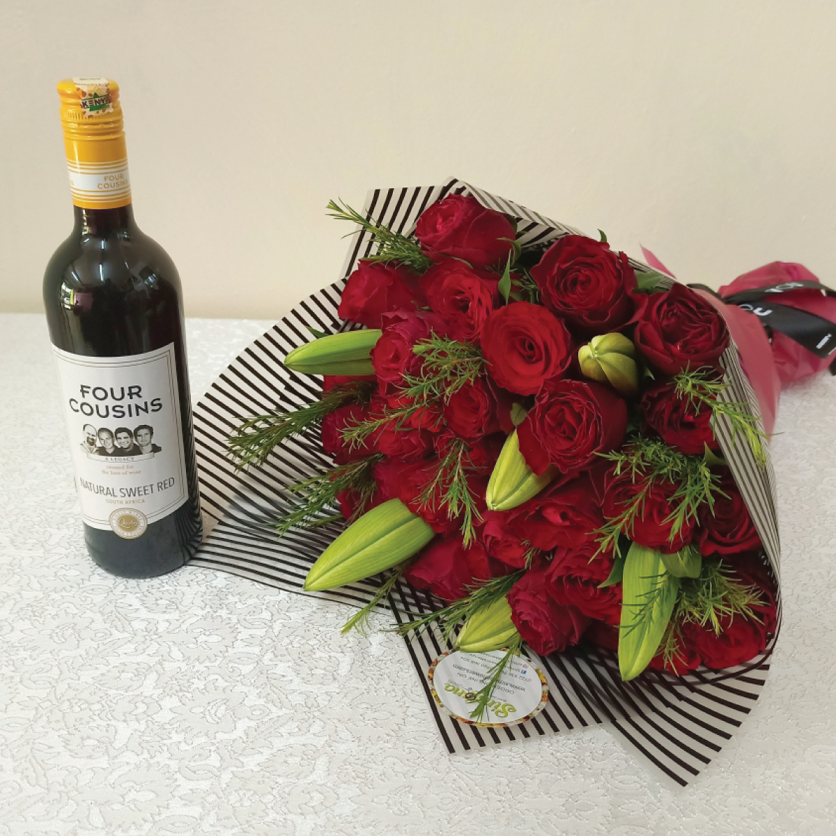 Amazing Hand Bouquet Combo