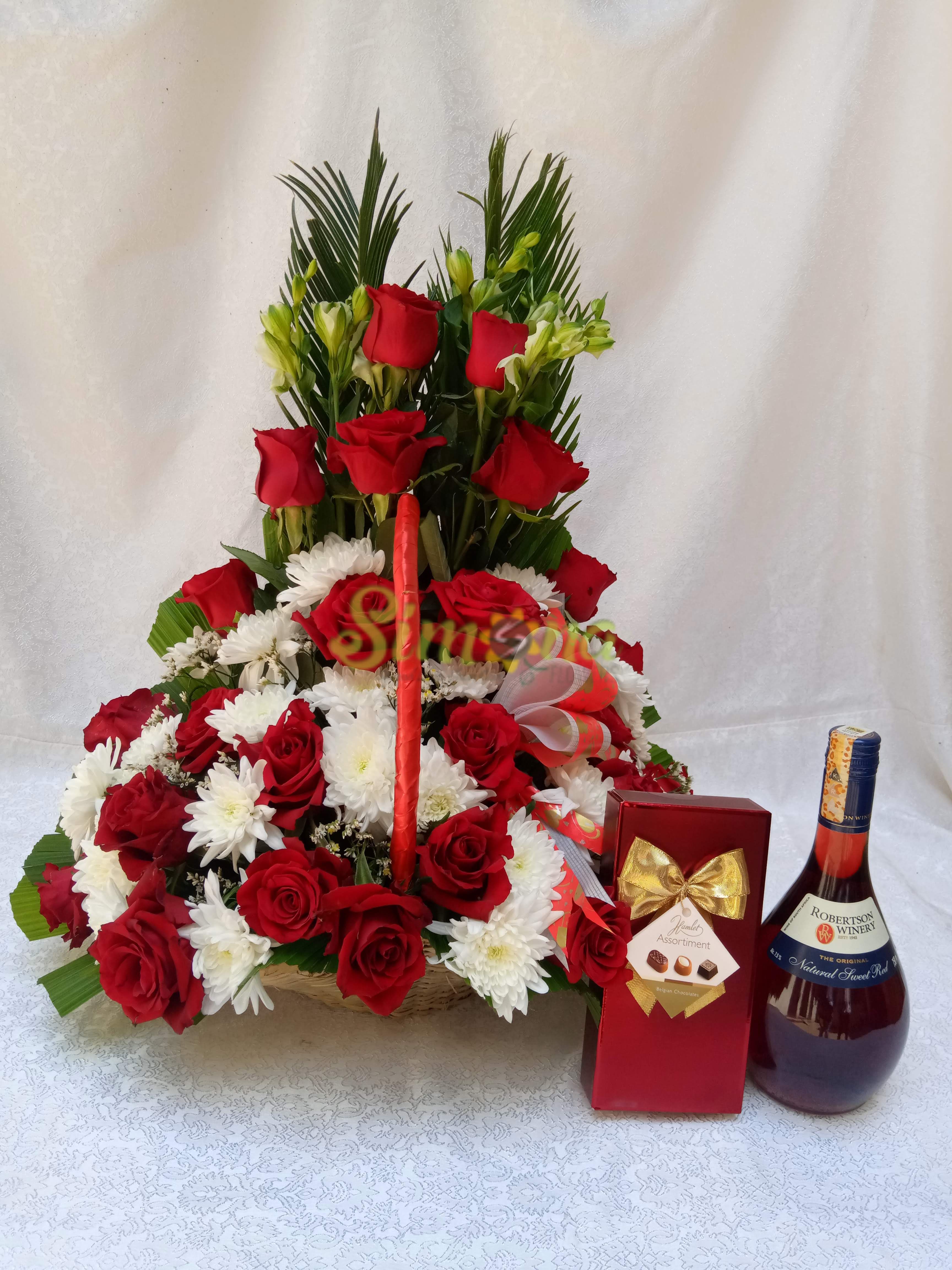 Luxury basket with wine and guylian chocolate