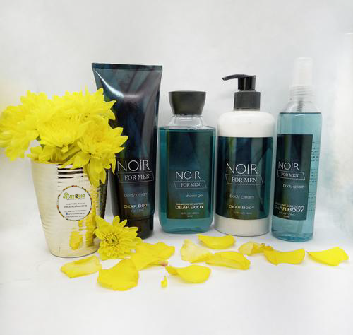 Simona Flowers Gifts - Noir is one of the classy bath care sets and a great gift for that male comrade. Surprise your man and show your appreciation using this unique set. It includes : A body splash, Body lotion, Body cream and Shower gel