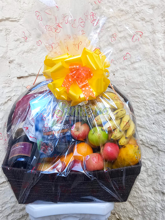 Distinctive fruit basket by Simona Flowers