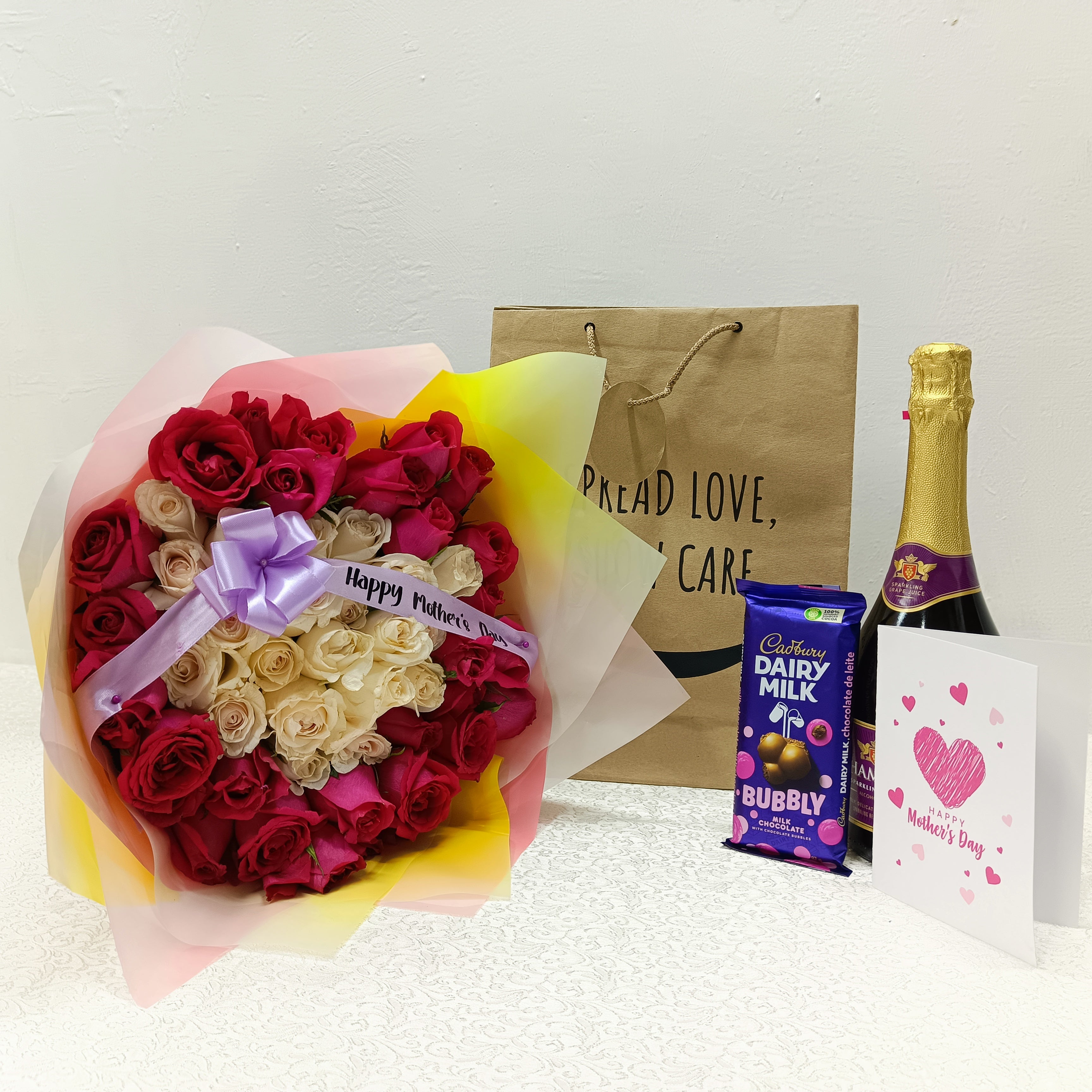 Mamas Bouquet Combo with Chocolate Bar