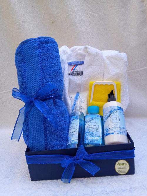 Simona flowers gifts - The men's bath care package consists of a bathrobe, perfume set, towel and body scrubber. Get the package for your special man for your boyfriend, husband or even your brother on their special day.