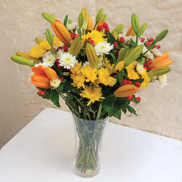 Ladies Day Vase Flower Arrangement by Simona Flowers Kenya.  Perfect for birthdays, Quick Recovery Wishes and to brighten a loved ones day.