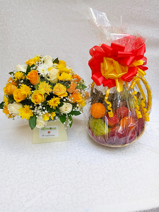 Floral embrace package - Fruits and flowers by Simona Flowers