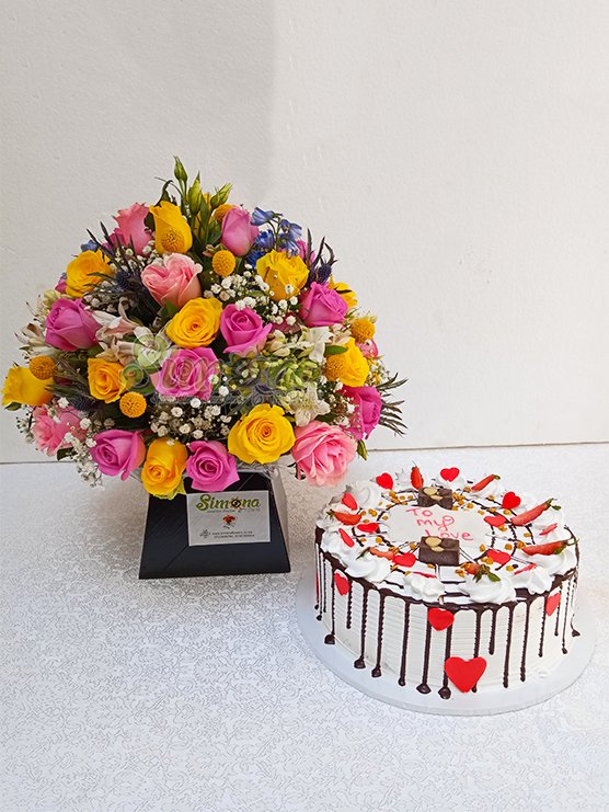 Magnificent roses bouquet and cake