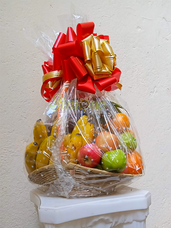 Sweet Taste fruit basket by Simona Flowers